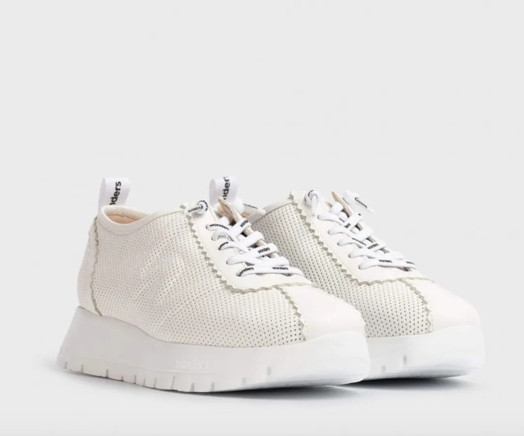 A2424 White Sneaker