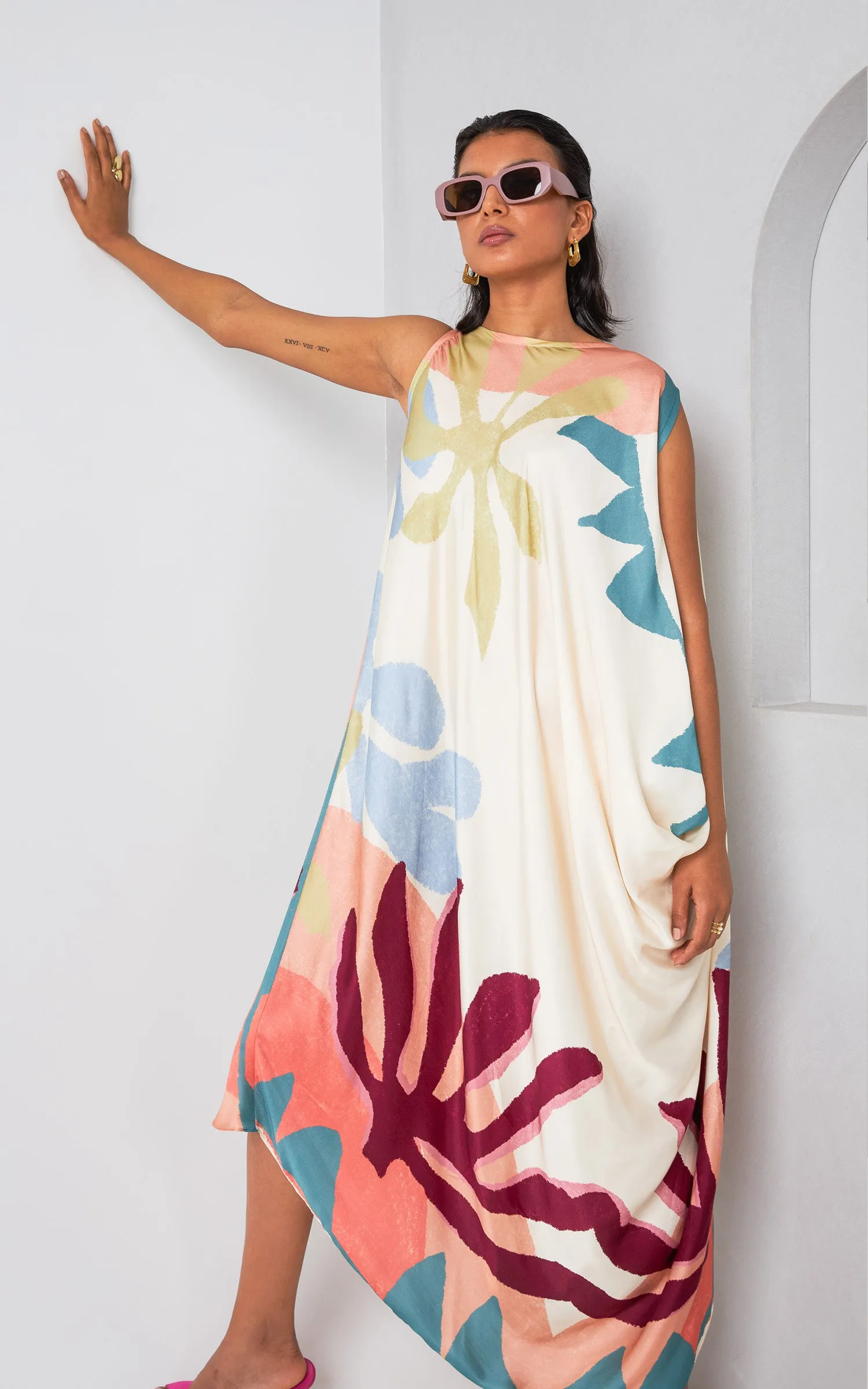 Abstract Floral Printed Sleeveless Drape