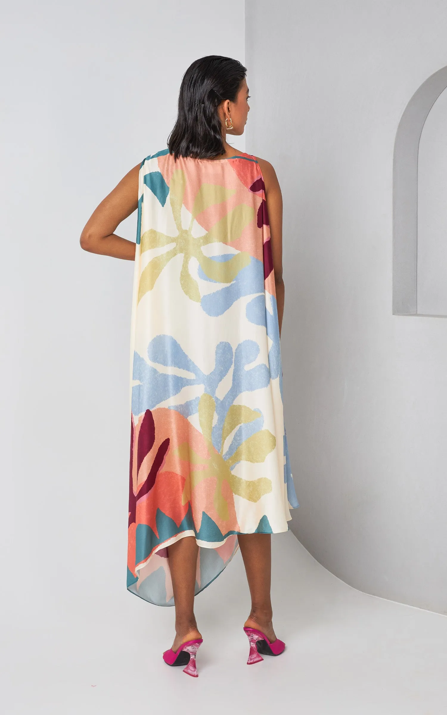 Abstract Floral Printed Sleeveless Drape