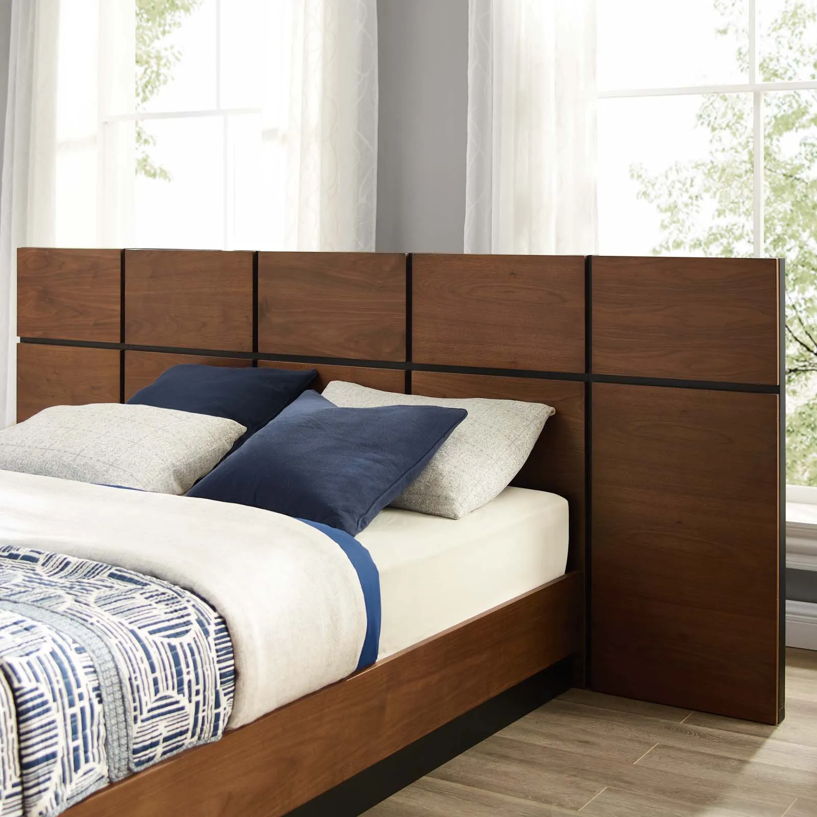 Caima Platform Bed