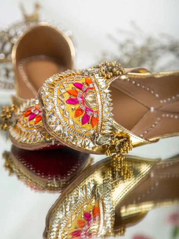 Gota Love - Gold & Yellow Peacock Ghungroo Embellished Juttis