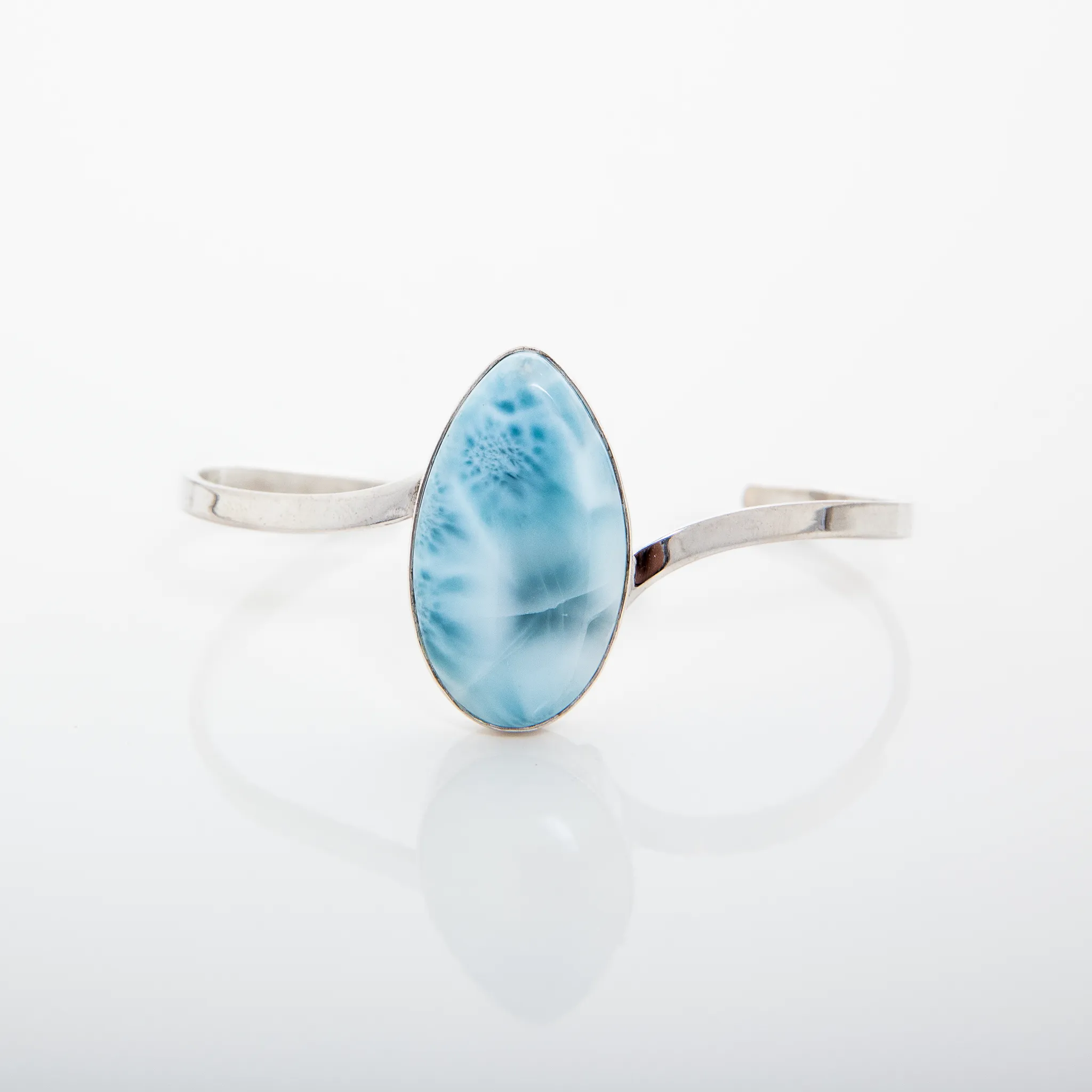 Larimar Cuff Mirjan